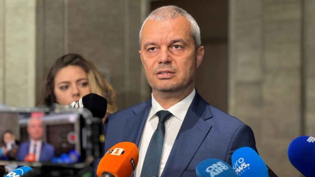 Костадинов: Борисов да отиде при Доган - двамата да си играят сантасе
