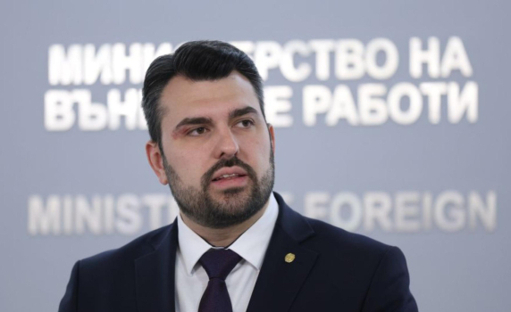 Министър Георгиев: България би дала въздушен коридор на Путин, за да стигне до Будапеща