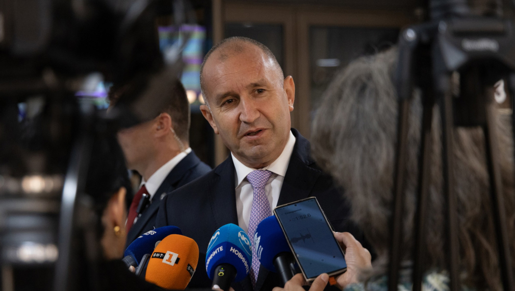Радев: Борисов да обясни на ментора си, че държавата не е детска игра с колички. Управляващите са в парализа и чакат Пеевски да им каже дали ще ги бъде