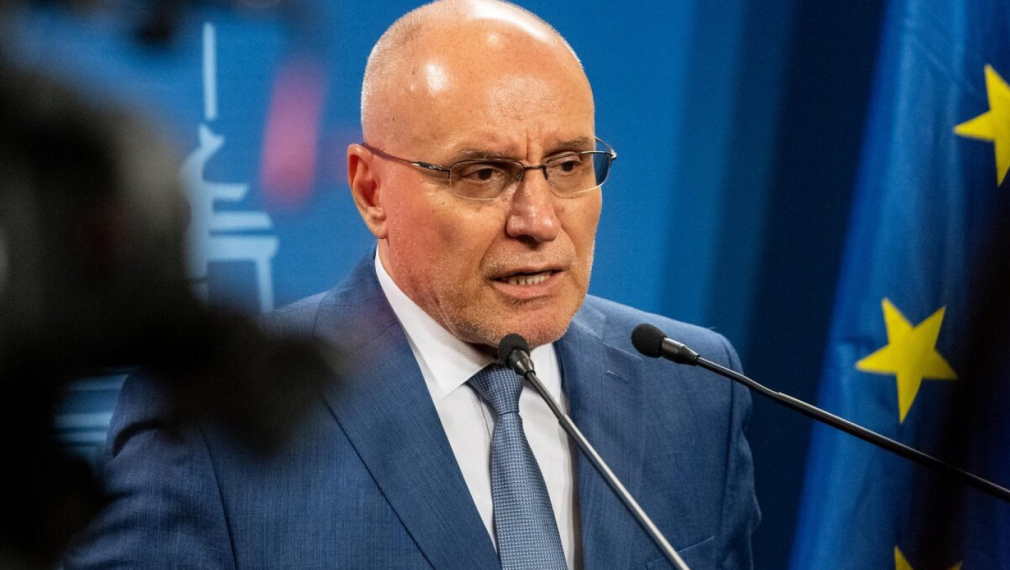 Димитър Радев, БНБ: Публичните финанси са под натиск, буферите на политиката отслабват