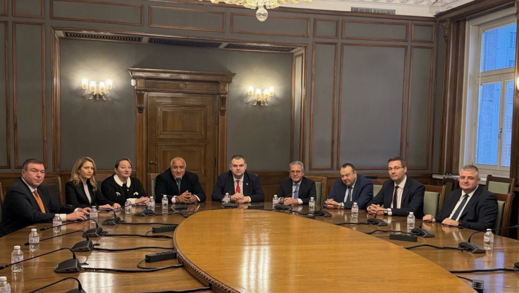 ПП-ДБ: Унизителна снимка на сливането на ГЕРБ и новото начало от тази сутрин