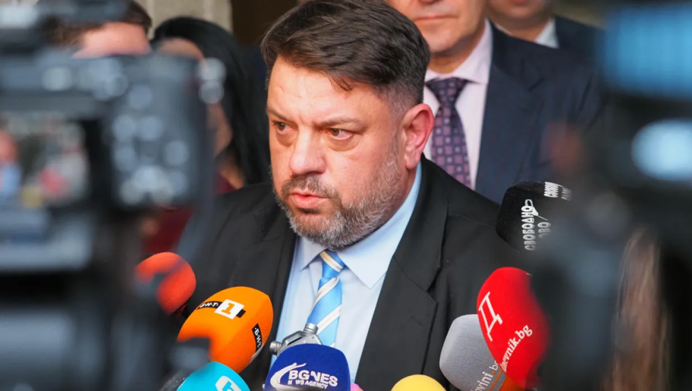 БСП се съгласи за смяна на Киселова, за да остане във властта