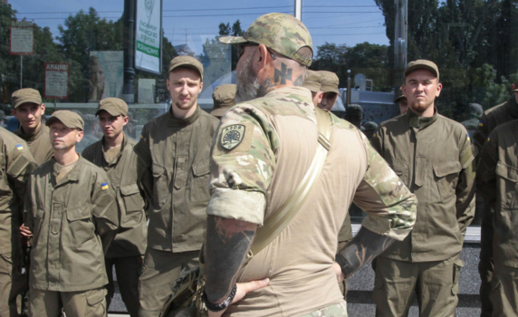 Командирът на "Азов" иска изтегляне от Покровск, опасява се от обкръжение