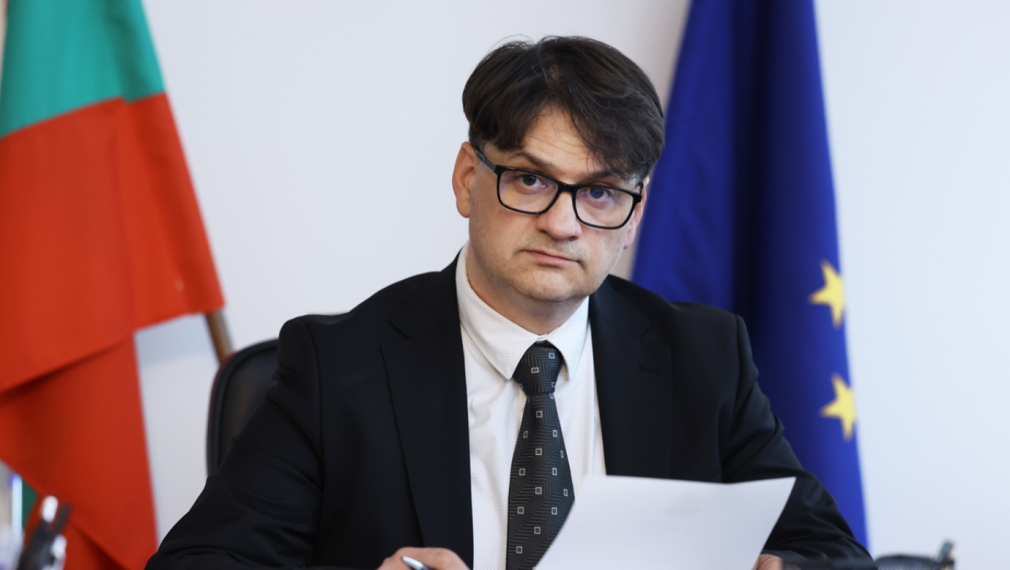 Мариан Бачев: Росен Белов е преподавател в театралната школа, но не е съдружник във фондацията