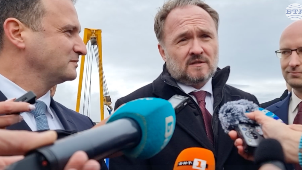 Eврокомисарят по енергетиката: България ще престане да финансира войната срещу Украйна с парите за руския газ
