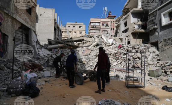 Израелската армия обяви, че примирието е възстановено, след като при ударите ѝ в Газа бяха убити над 100 души, от които 35 деца