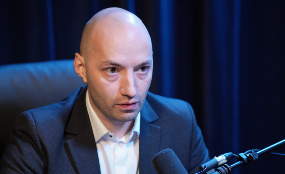 Димитър Ганев в подкаста на Явор Дачков: България между Запада и Русия, между християнството и врачките, между статуквото и промяната