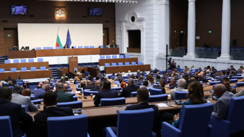 Парламентът реши временно да се ограничи износа на нефтопродукти