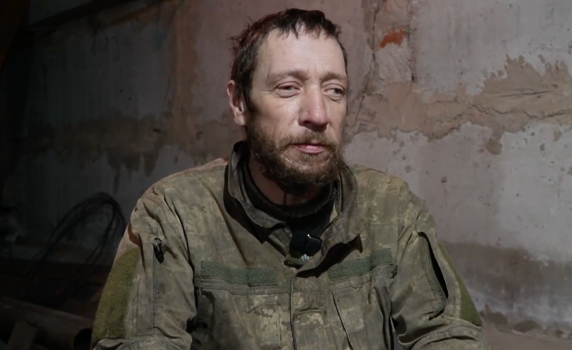 Украинските войници, обкръжени в Покровск, започнаха да се предават