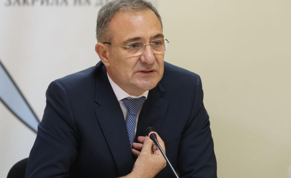 Министър Гуцанов: НОИ вероятно ще приеме вдигането с 2 % на осигурителната вноска