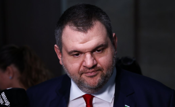Пеевски: Петков, Василев и Христо Иванов ми предложиха да уредят свалянето на „Магнитски“ срещу пенсиониране на Борисов