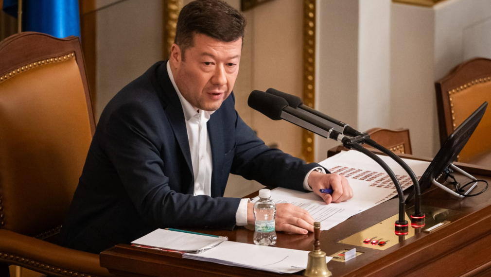 Новият председател на чешкия парламент премахна украинския флаг