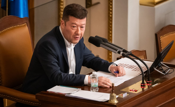 Новият председател на чешкия парламент премахна украинския флаг