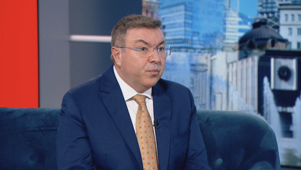 Костадин Ангелов: Решението за особен управител на  "Лукойл" защитава националния интерес. Ако Радев наложи вето, ще покаже, че работи за Русия