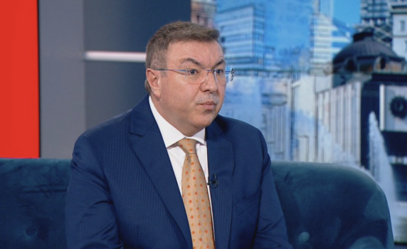 Костадин Ангелов: Решението за особен управител на  "Лукойл" защитава националния интерес. Ако Радев наложи вето, ще покаже, че работи за Русия