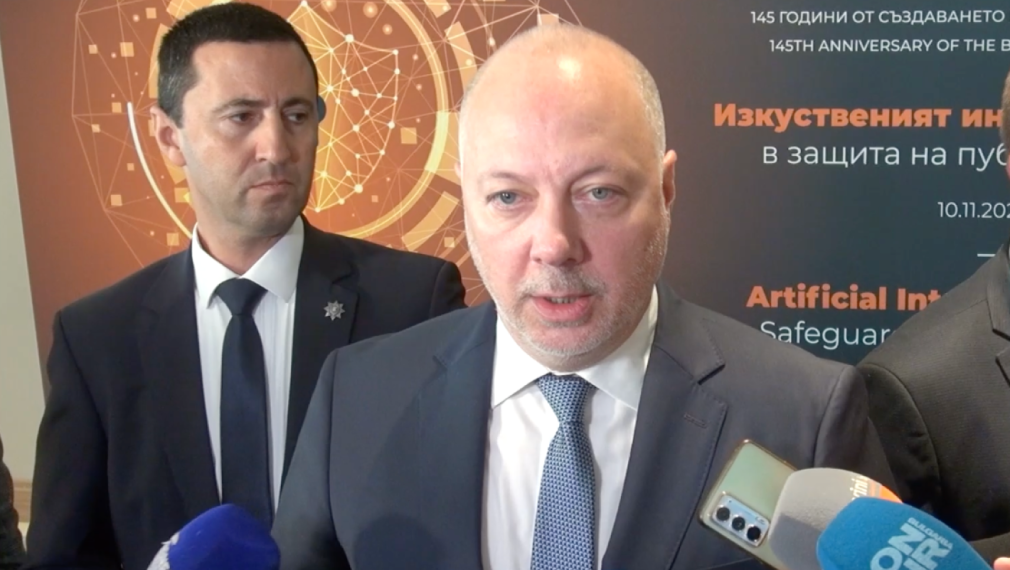 Желязков: Обсъждаме няколко имена за особен управител в "Лукойл"