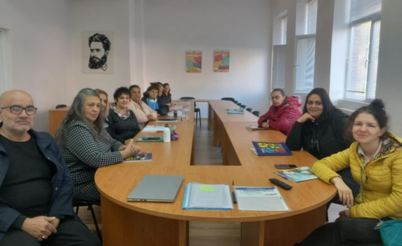 Курсисти в Ямбол вече се обучават по "Озеленяване и цветарство"