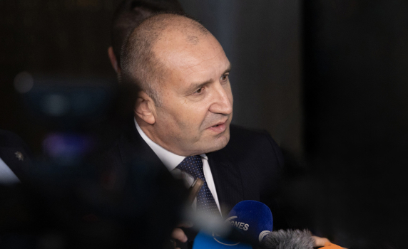 Радев: Идва диктатура! Назначаването на особения управител на "Лукойл" е извън закона