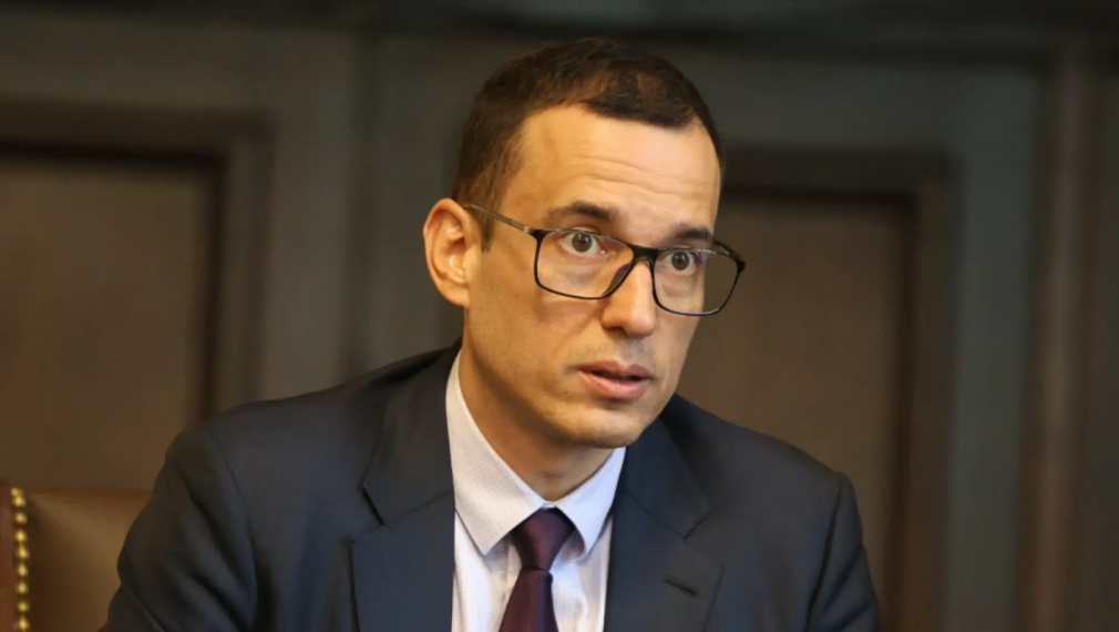 Терзиев защити по-високите цени за паркиране: Дълго отлагана реформа, нужна за по-добра градска среда