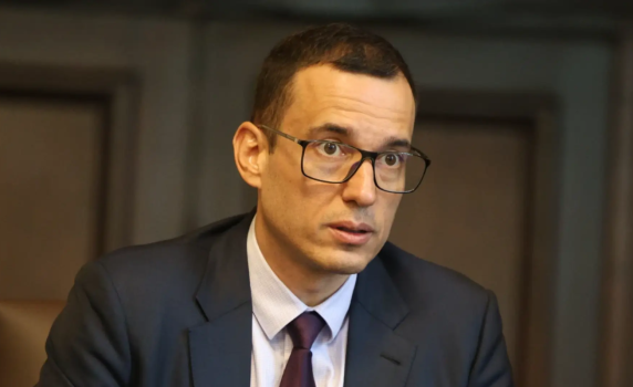 Терзиев защити по-високите цени за паркиране: Дълго отлагана реформа, нужна за по-добра градска среда