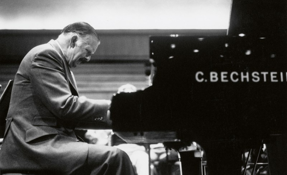 Jorge Bolet - Chopin, Nocturne Op. 55 No. 1  in F minor