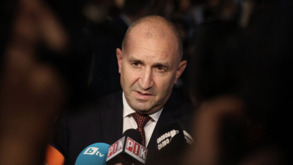 Радев: Депутатите трябва да се съобразят с искането за референдум за еврото