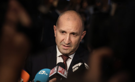 Радев: Депутатите трябва да се съобразят с искането за референдум за еврото