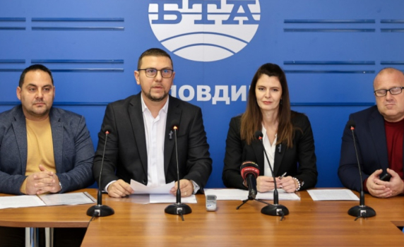 Съветниците на "Възраждане" в Пловдив напускат партията, но остават в Общинския съвет