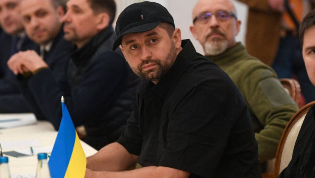 Буданов и Арахамия натискат Зеленски да уволни Ермак