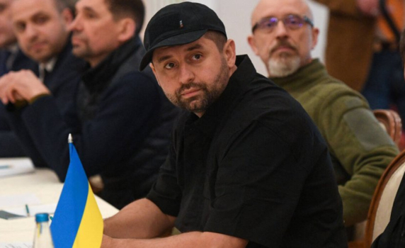 Буданов и Арахамия натискат Зеленски да уволни Ермак