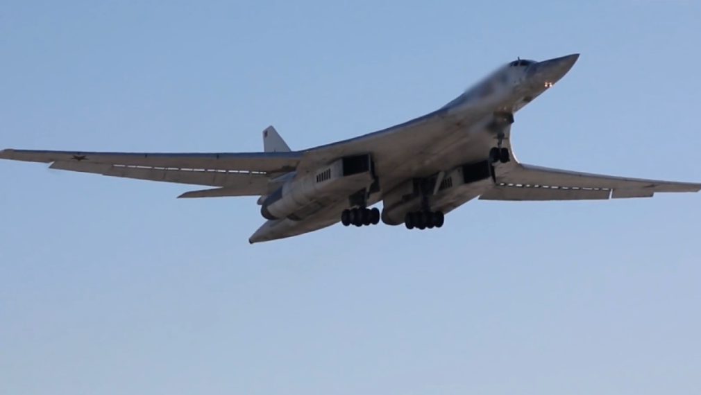 Руски бомбардировачи Ту-160 извършиха полет над Северния ледовит океан