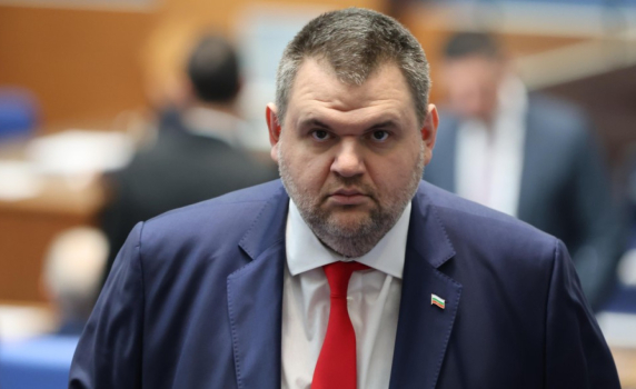 Делян Пеевски заплаши да блокира парламента всеки ден след вчерашните протести