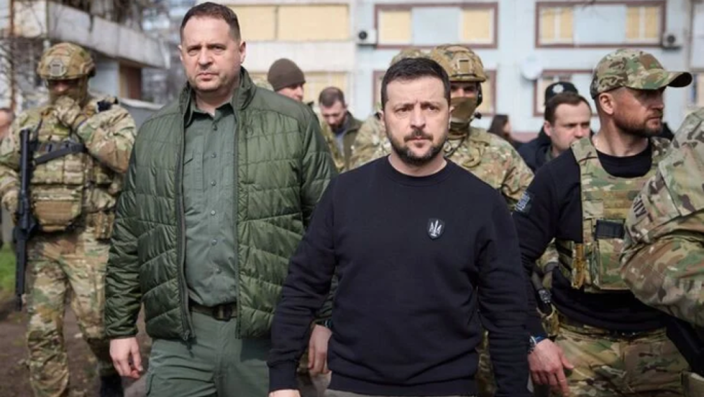 "Страна": С обиска на Ермак САЩ дават знак на Зеленски, че е време да промени позицията си