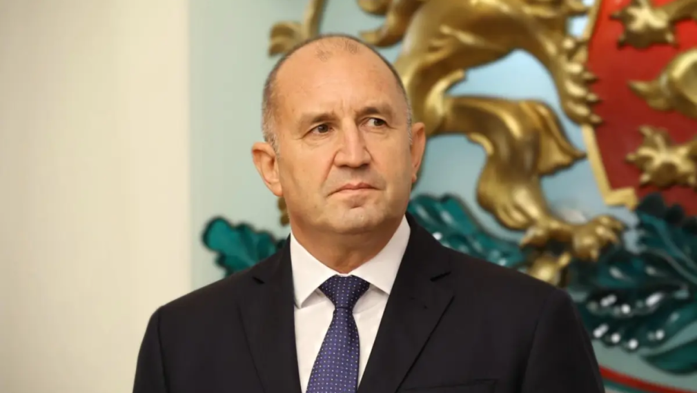 Румен Радев: Оставката е неотложна, предсрочните избори са единственият път