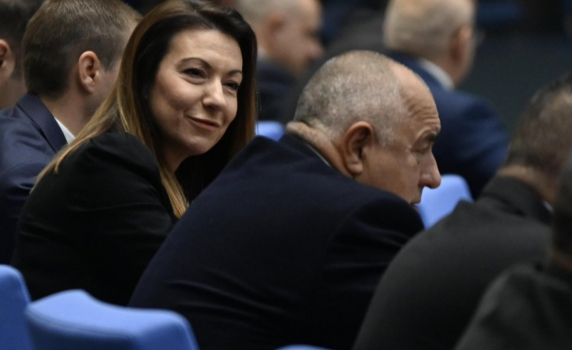 Парламентът единодушно оттегли проектобюджета за 2026 г.