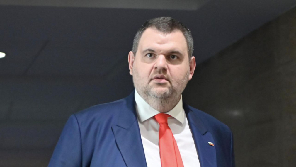 „Монд“: Пеевски - олигархът зад „правителство от марионетки“, разпали гнева на българите
