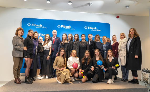 Fibank представи традиционния си благотворителен календар в подкрепа на художествената гимнастика 