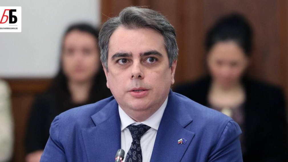 Асен Василев към Росен Желязков: Подайте оставка, за да не се стигне до ексцесии!