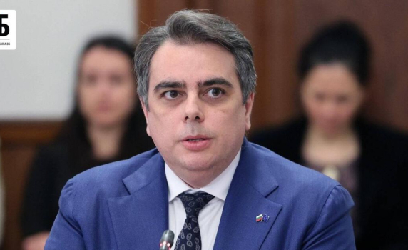 Асен Василев към Росен Желязков: Подайте оставка, за да не се стигне до ексцесии!