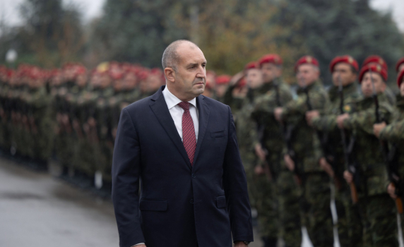 Ако Румен Радев напусне президентството и създаде партия: каква е процедурата