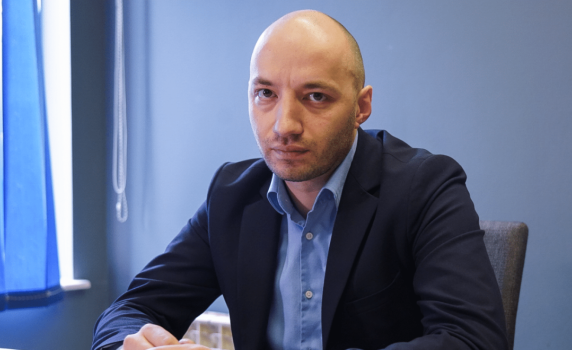 Димитър Ганев: Радев може да подаде оставка още преди да назначи служебен премиер