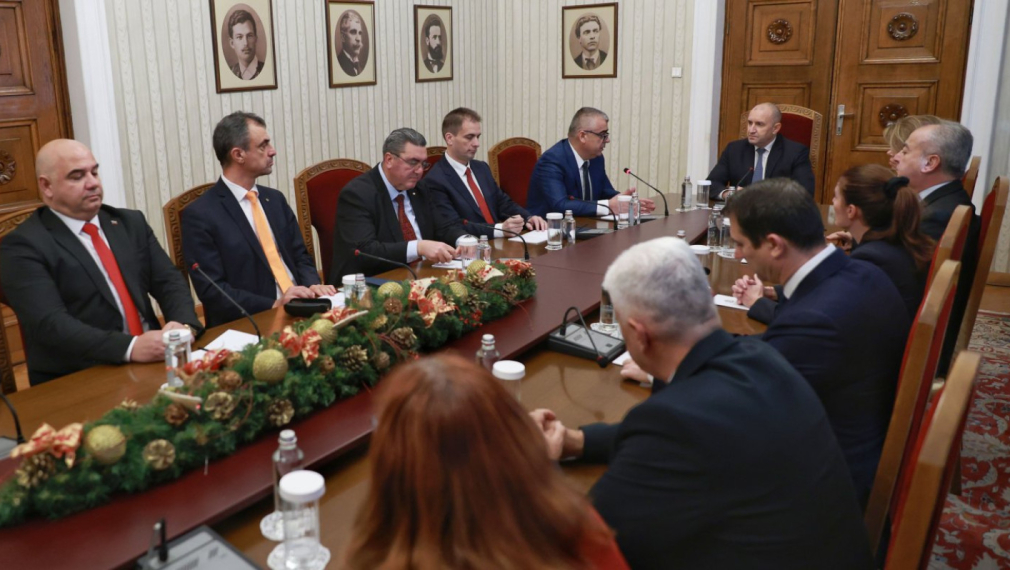 Радев се срещна с АПС: Парламентът е длъжен да промени Изборния кодекс