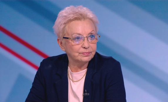 Диана Дамянова: По време на сглобката ПП-ДБ са „ръкоположили” Пеевски в кабинета на Тодор Живков