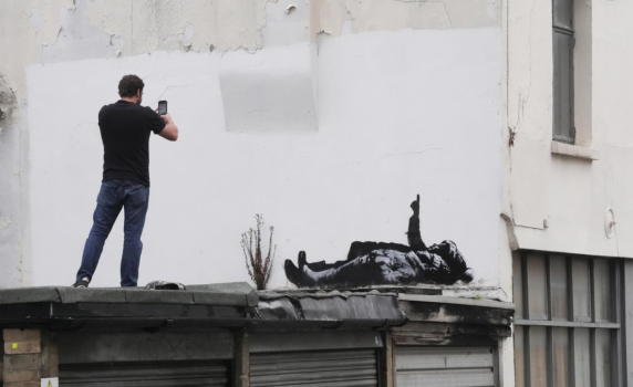Новата творба на Банкси се появи близо до руското посолство в Лондон