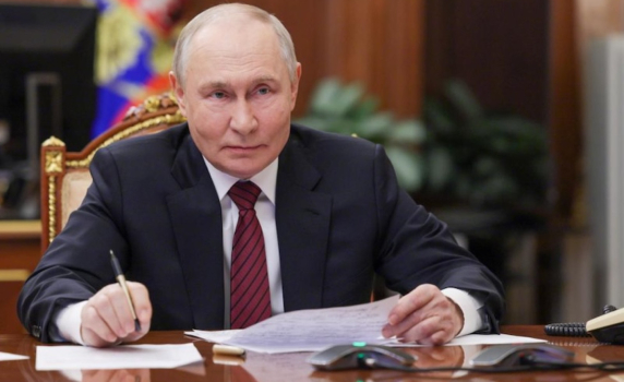 Путин: Русия стабилно върви напред, въпреки предизвикателствата