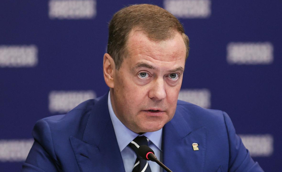Медведев: Действията на Тръмп във Венецуела са противоправни, но последователни