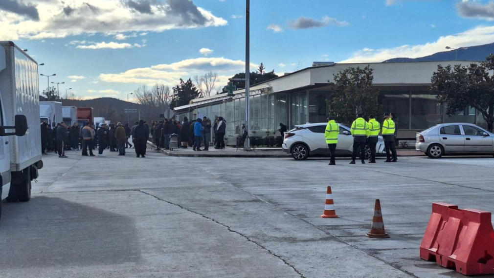 Гръцките фермери блокираха "Кулата-Промахон" и "Илинден-Ексохи" до събота