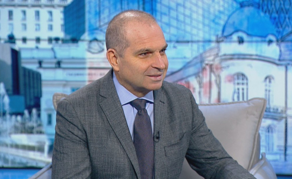 Гроздан Караджов: Над 30 милиона лева вече са обменени в евро през "Български пощи"