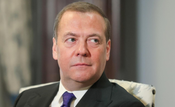 Медведев: Тръмп да побърза да вземе Гренландия, преди да се е присъединила към Русия