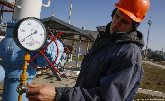 Газът в Европа скочи с 20% за седмица, запасите са с 16 пункта под сезонната норма